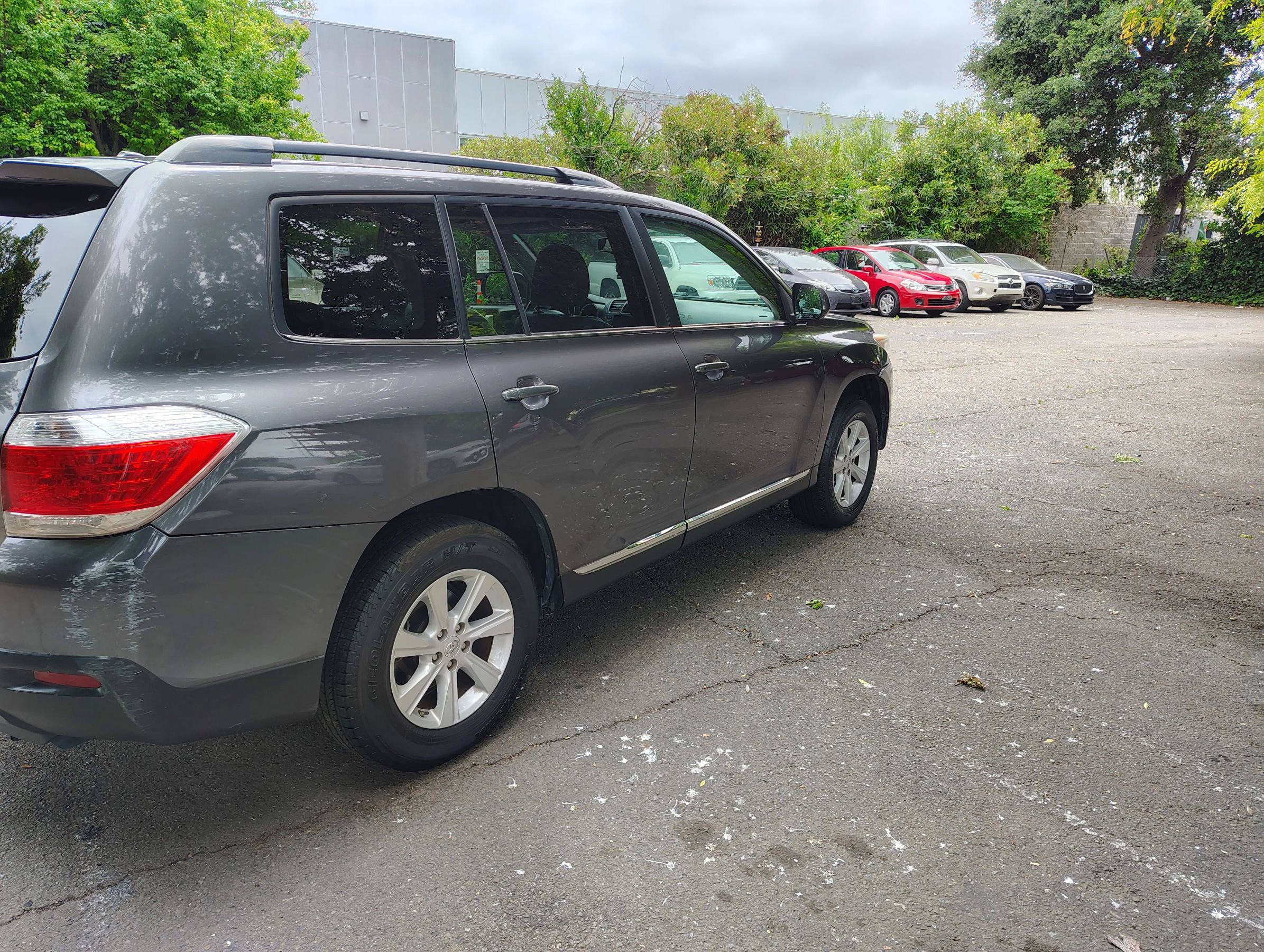 Used 2011 Toyota Highlander SE w/ Tow Pkg AWD/4WD image 23