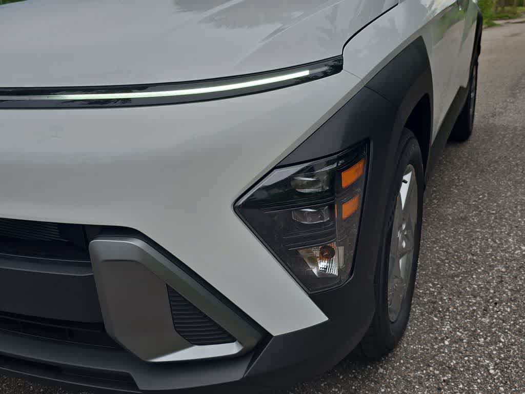 New 2027 Hyundai Kona SE FWD image 11