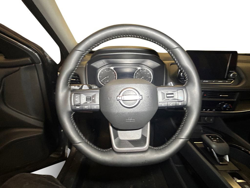 Used 2026 Nissan Rogue SV image 13