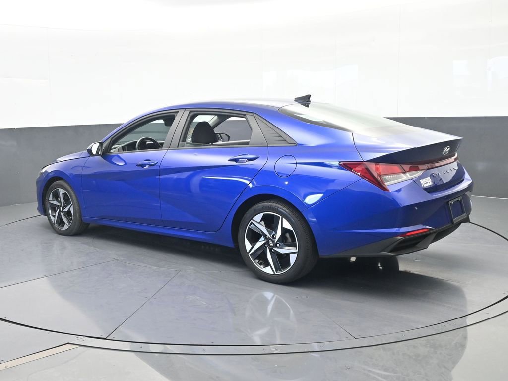Used 2023 Hyundai Elantra SEL w/ Convenience Package FWD image 5
