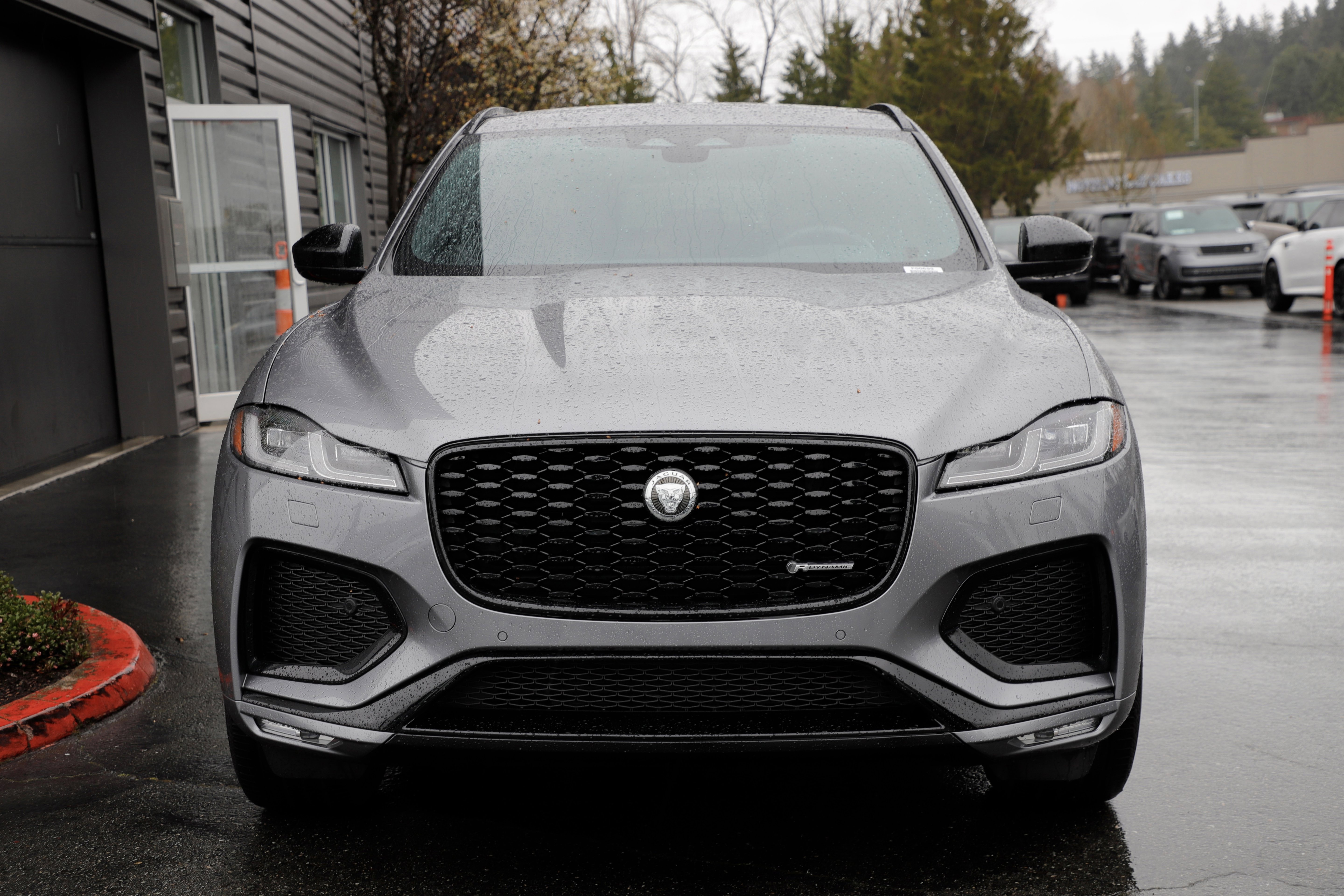 Certified 2025 Jaguar F-PACE R-Dynamic S image 4