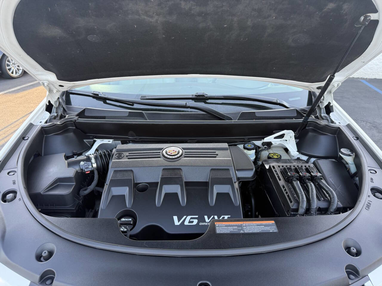 Used 2014 Cadillac SRX Luxury w/ Driver Awareness Package image 28