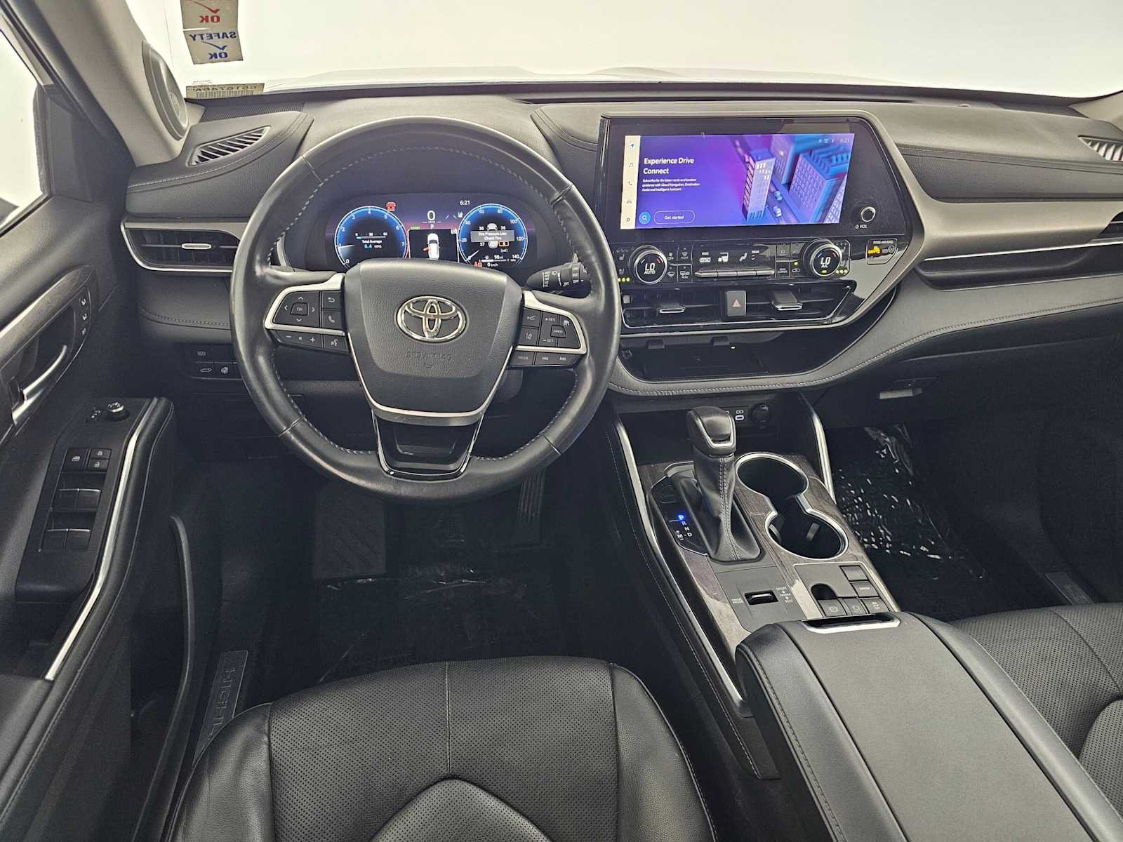 Used 2023 Toyota Highlander Limited FWD image 29
