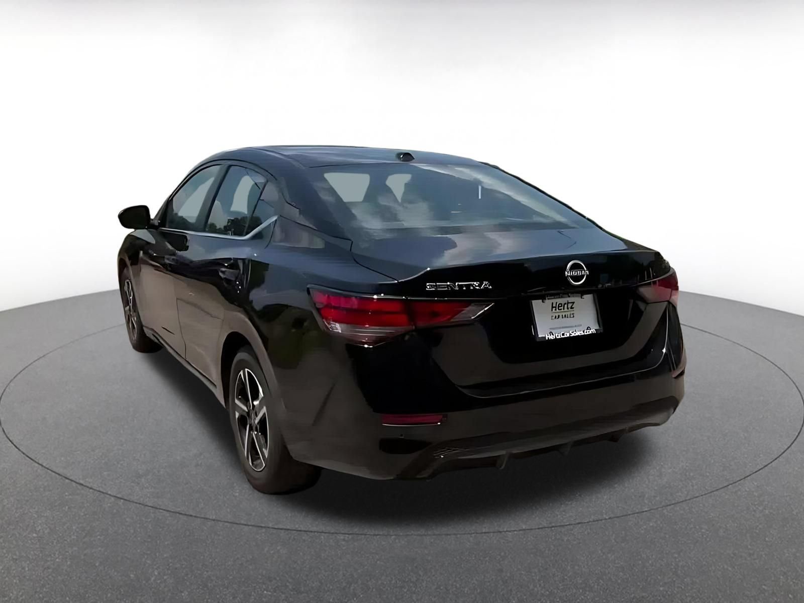 Used 2025 Nissan Sentra SV FWD image 9