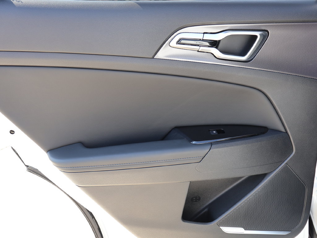Used 2025 Kia Sportage SX FWD image 16