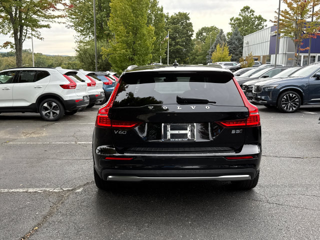 Used 2024 Volvo V60 B5 Cross Country Ultimate w/ Protection Package Premier AWD/4WD image 3