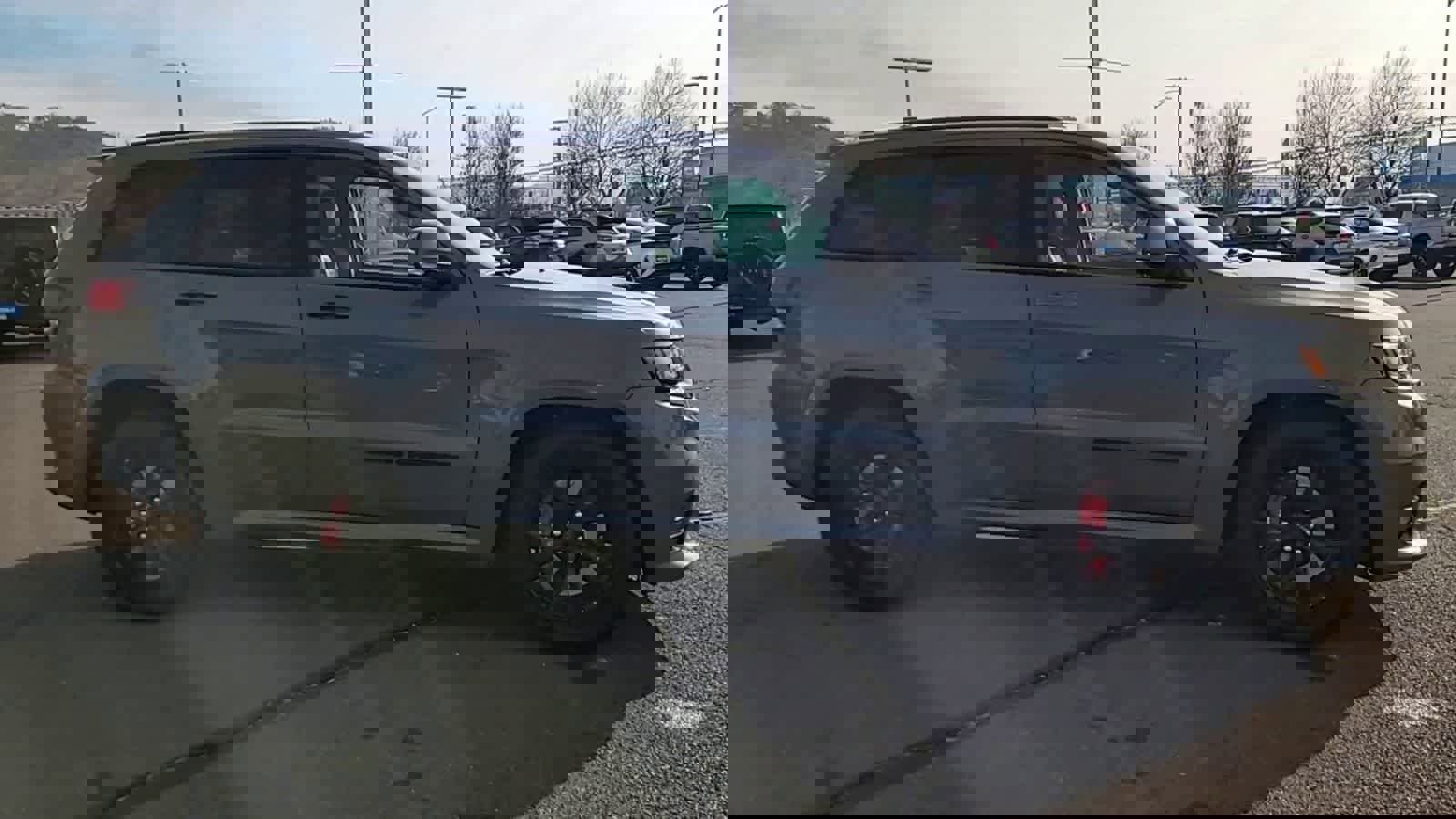 Used 2020 Jeep Grand Cherokee SRT image 9