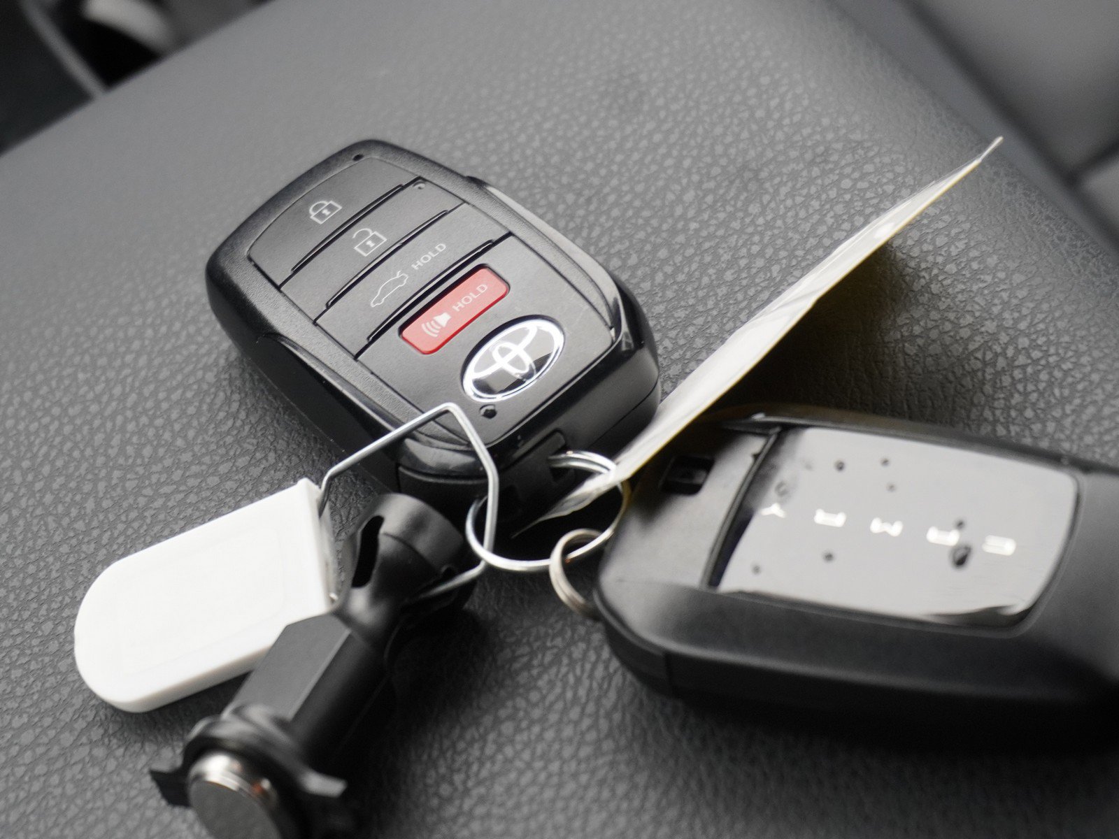 Used 2025 Toyota Camry SE image 17