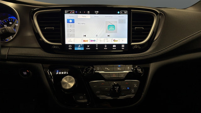 New 2026 Chrysler Pacifica Select AWD/4WD image 12