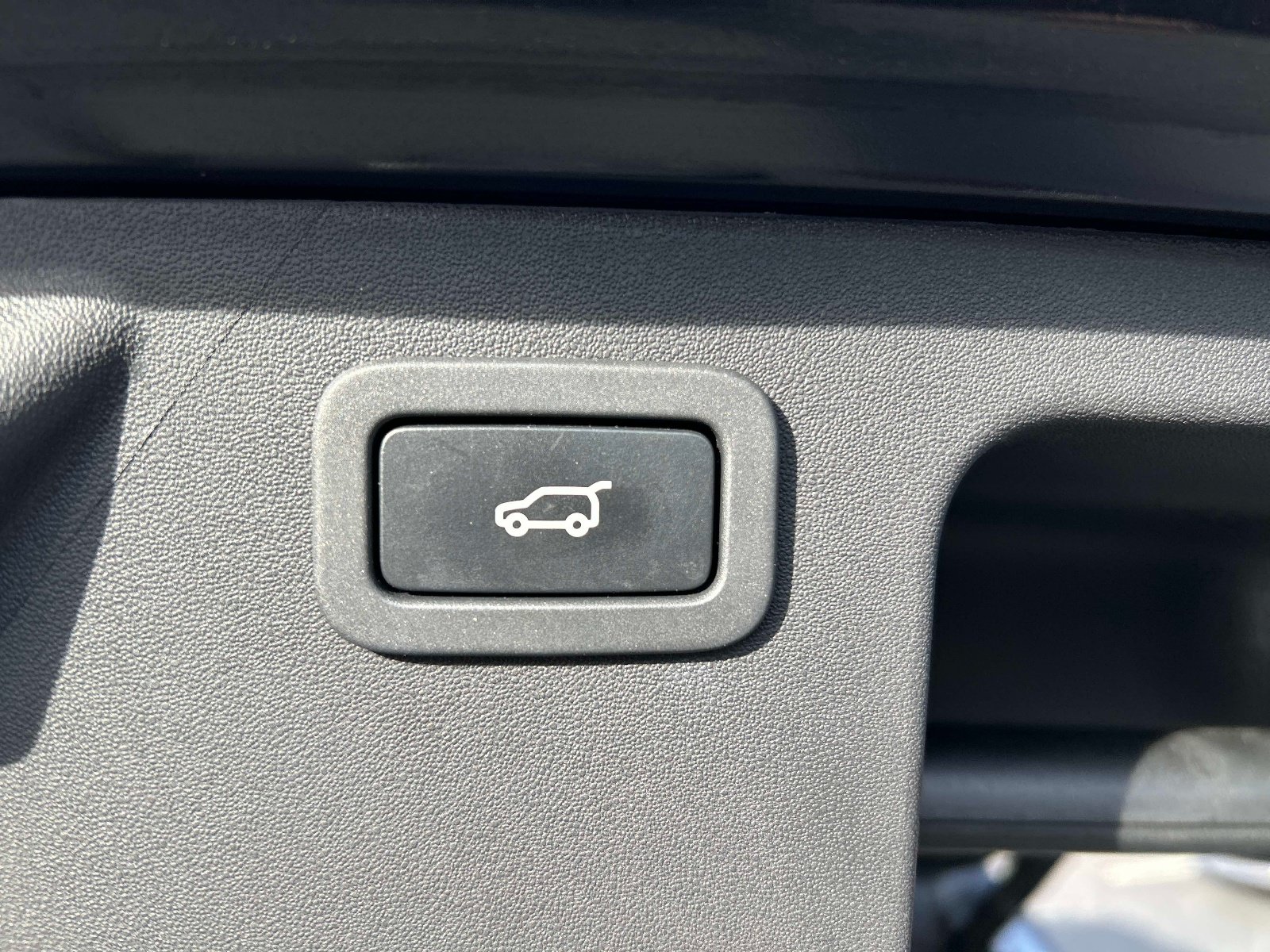 Used 2017 Land Rover Discovery Sport HSE Luxury AWD/4WD image 14