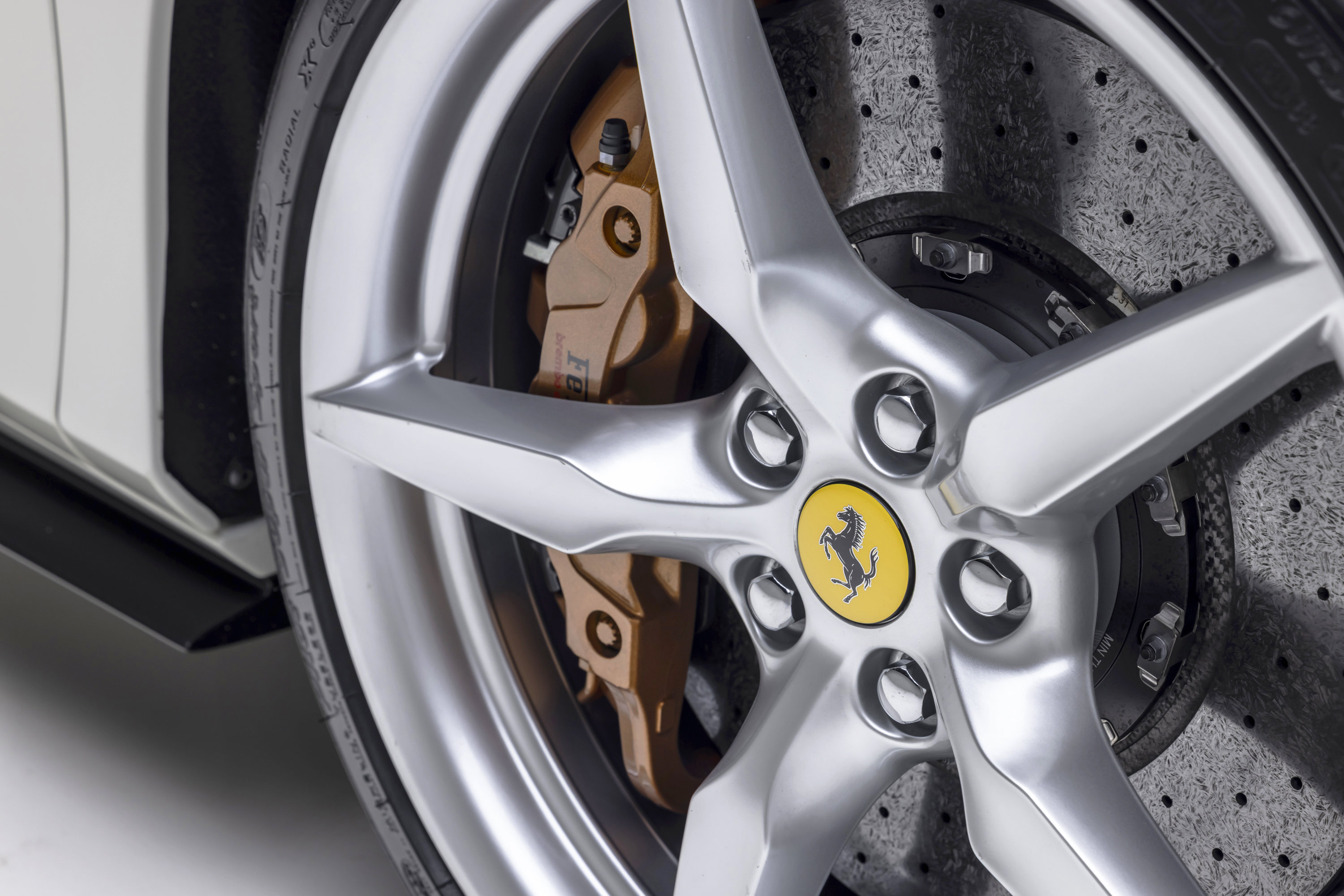 Certified 2022 Ferrari F8 Tributo RWD image 29