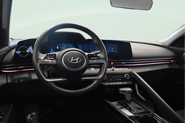 Used 2025 Hyundai Elantra SEL FWD image 23