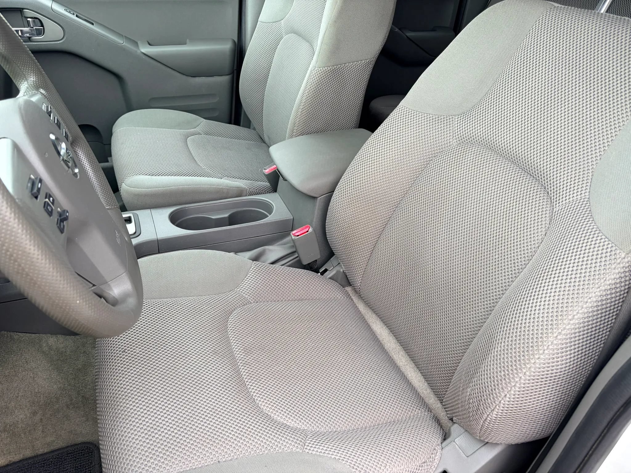 Used 2016 Nissan Frontier SV AWD/4WD image 9