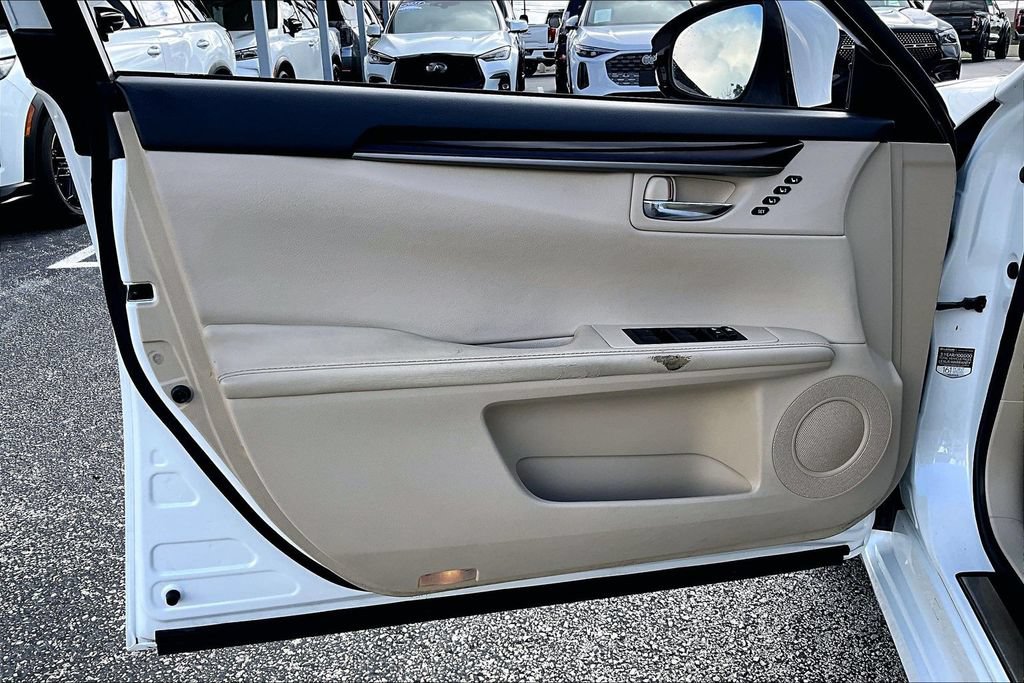 Used 2013 Lexus ES 350 w/ Premium Pkg FWD image 25