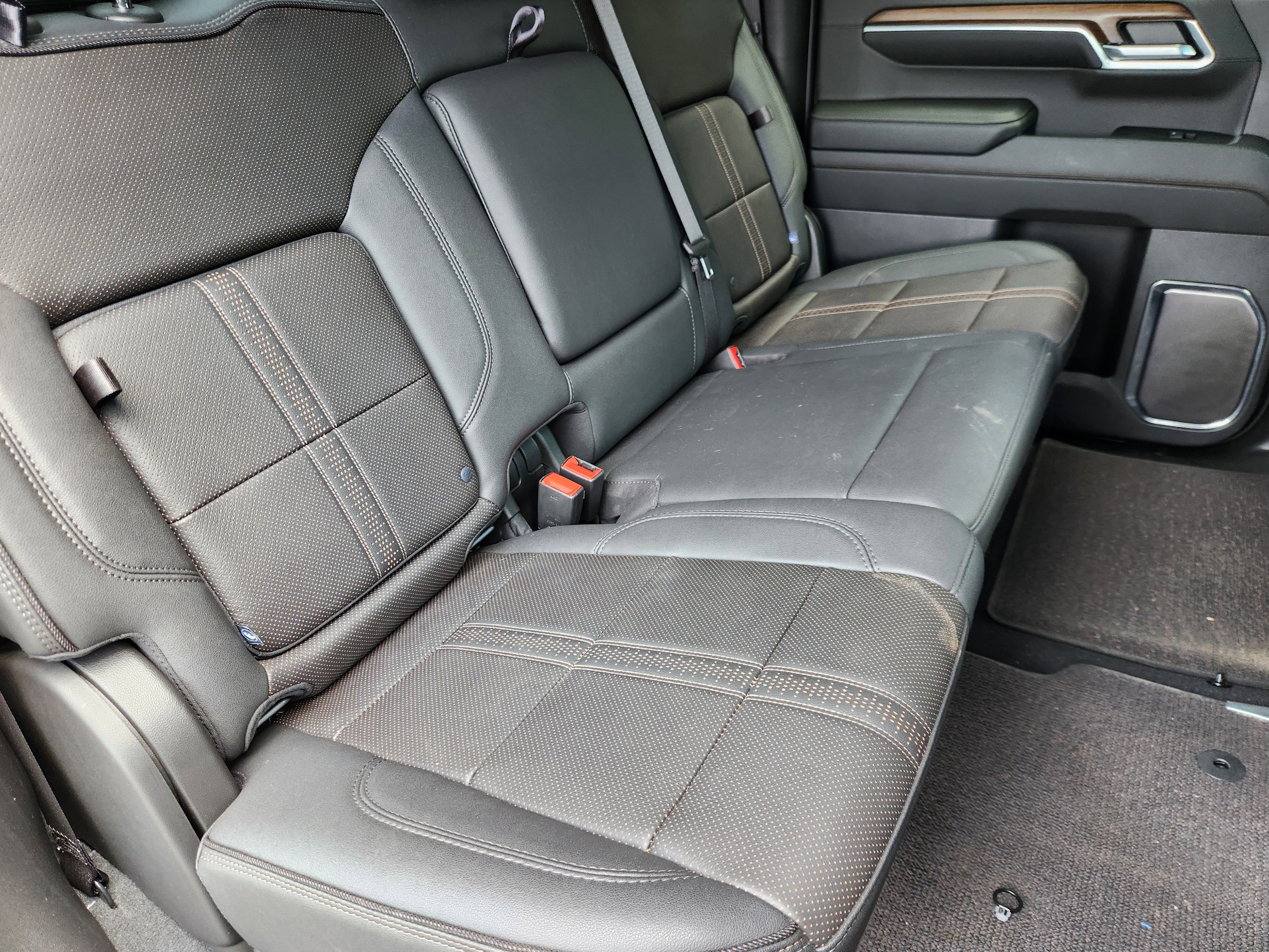 Used 2024 Chevrolet Silverado 1500 High Country w/ Technology Package AWD/4WD image 14