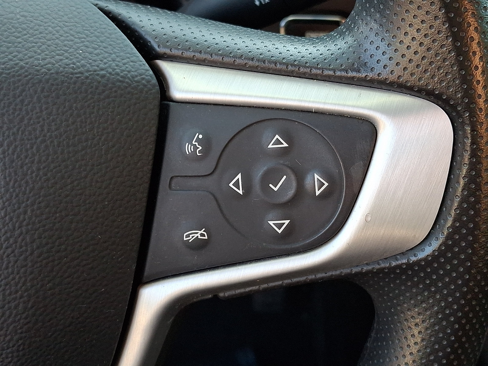 Used 2023 GMC Acadia SLE FWD image 22