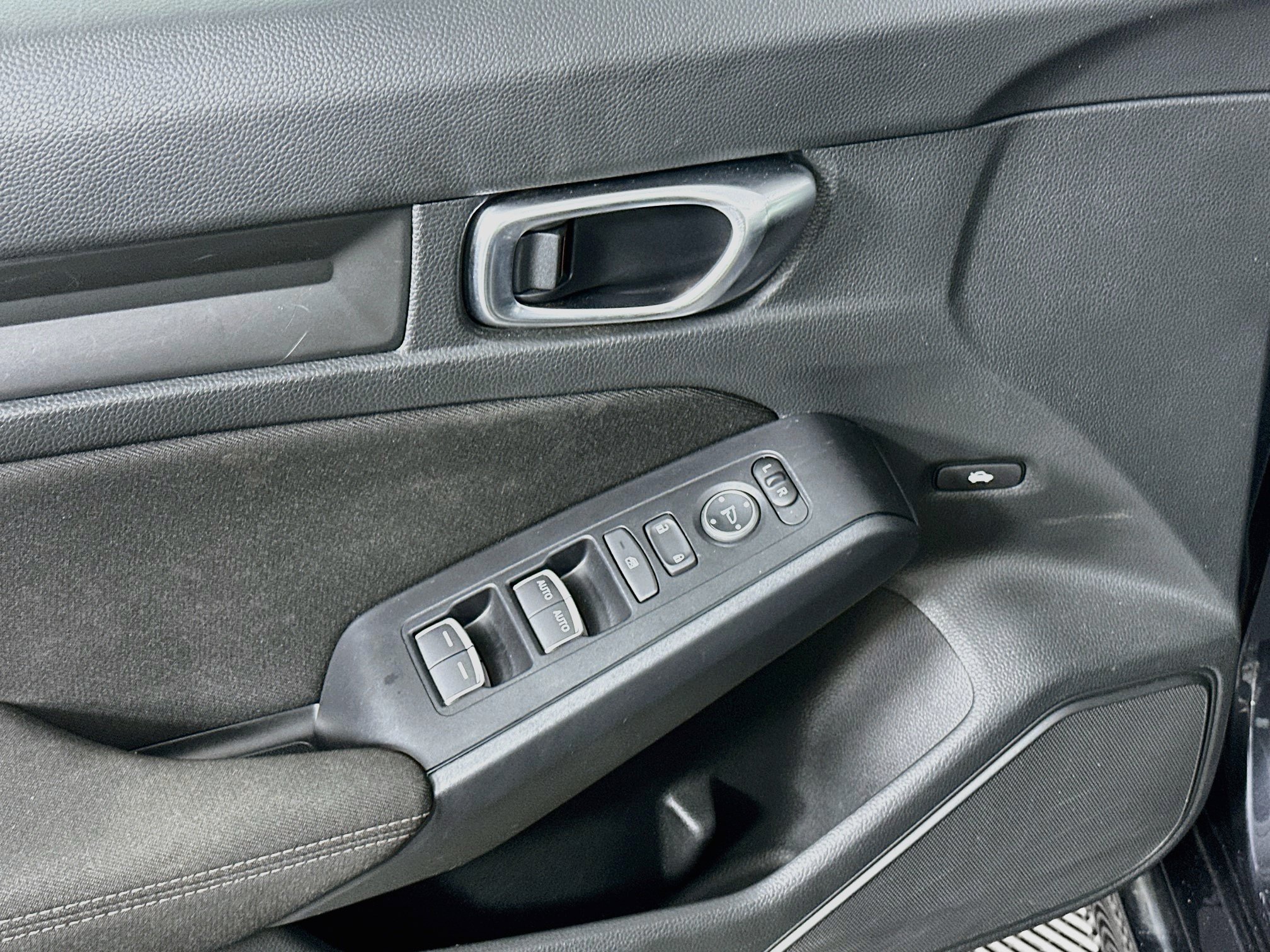Used 2025 Honda Civic Sport image 15
