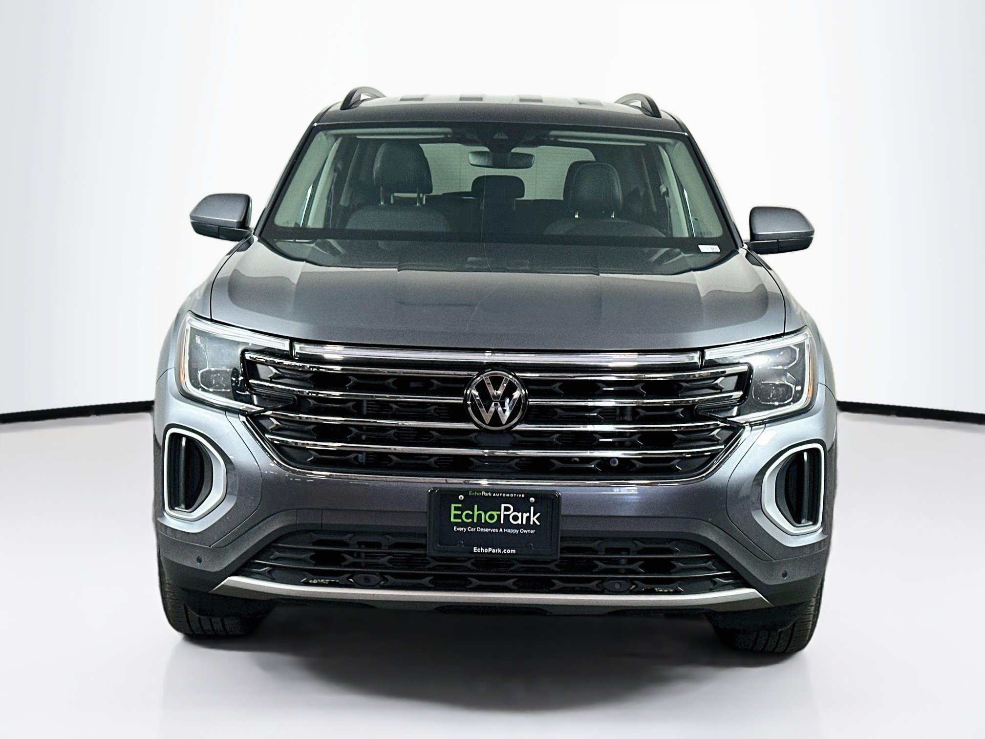 Used 2025 Volkswagen Atlas SE FWD image 2