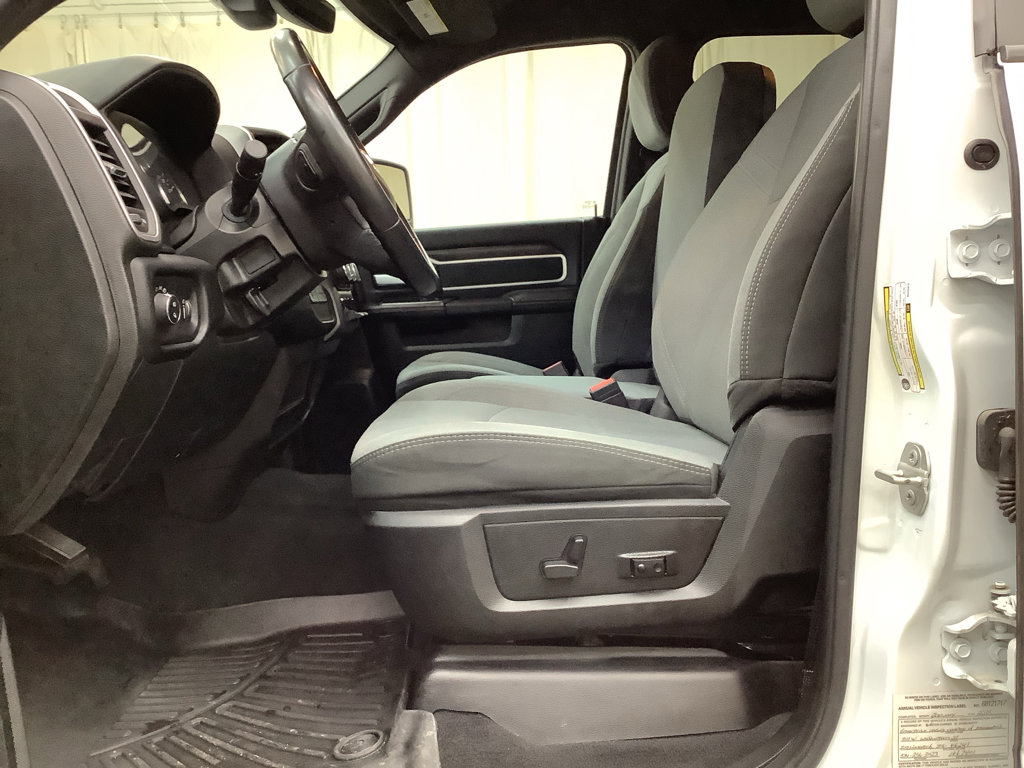Used 2024 RAM 3500 Big Horn image 17