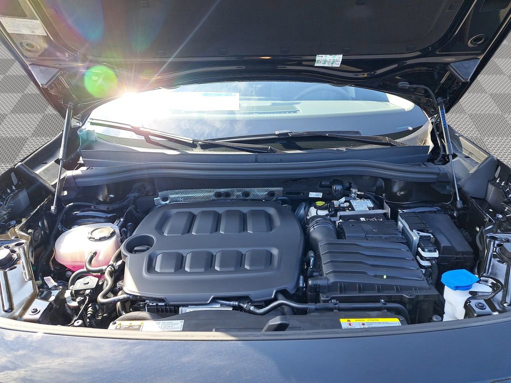 New 2025 Volkswagen Tiguan SE FWD image 28