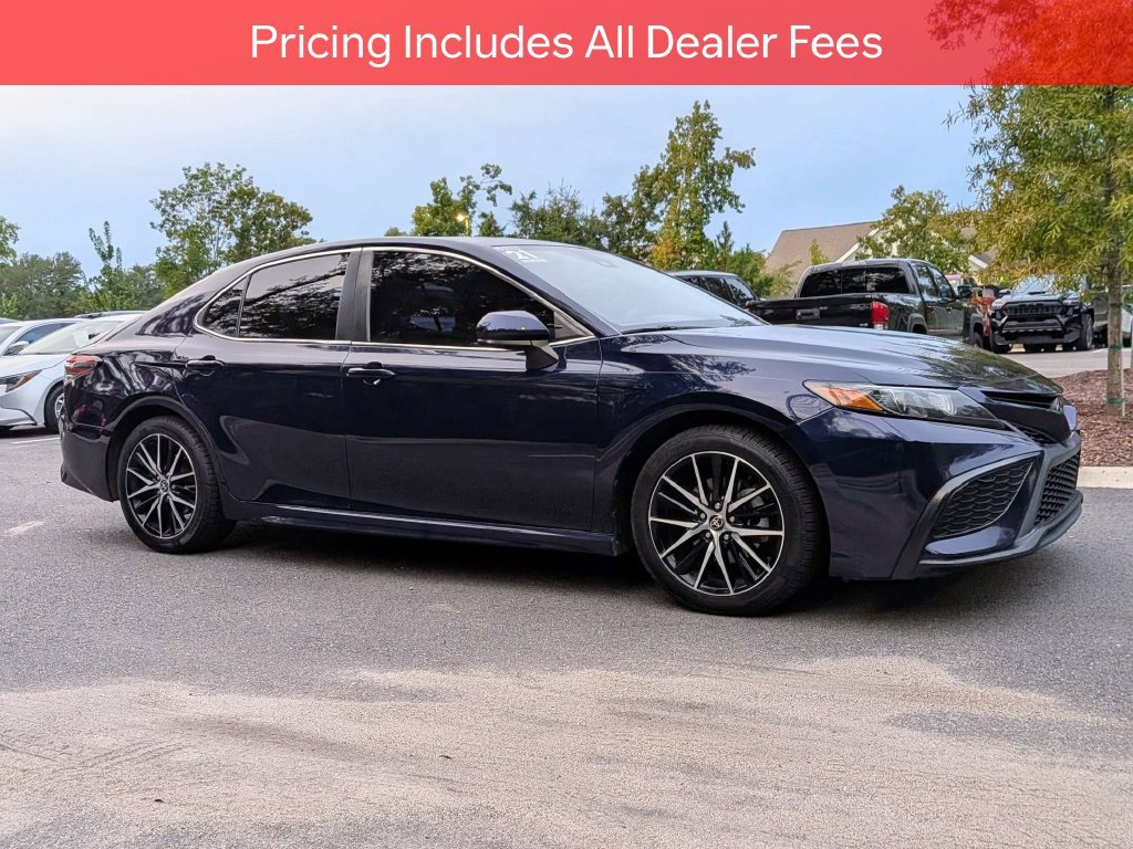Used 2021 Toyota Camry SE FWD image 2