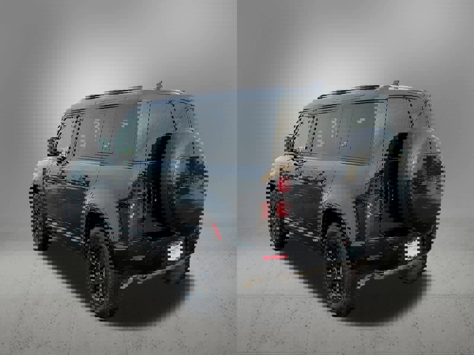 Certified 2023 Land Rover Defender 110 X-Dynamic SE image 4