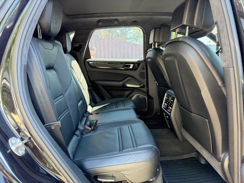 Used 2019 Porsche Cayenne Turbo AWD/4WD image 27