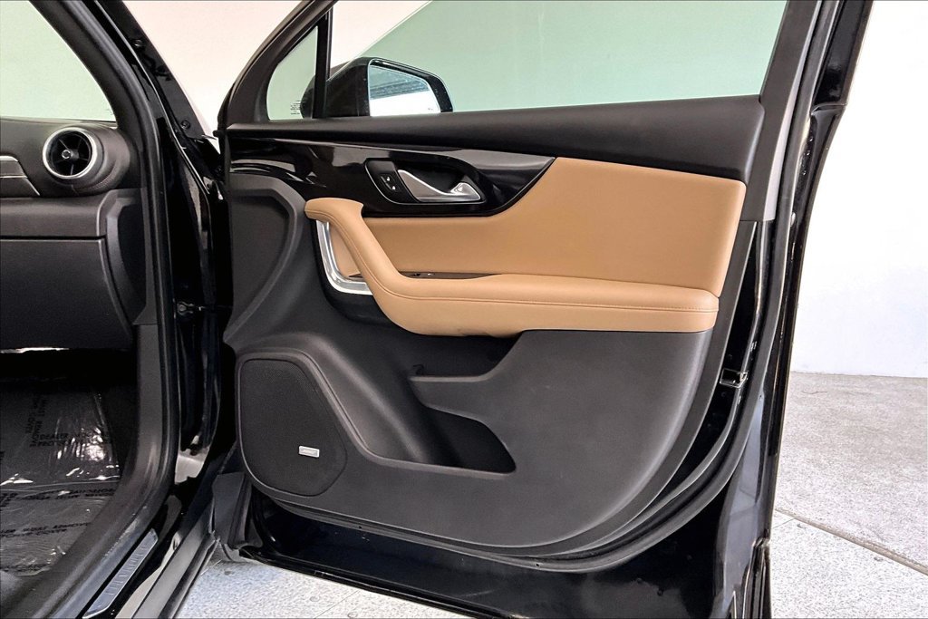 Used 2019 Chevrolet Blazer Premier w/ Sun and Wheels Package FWD image 23