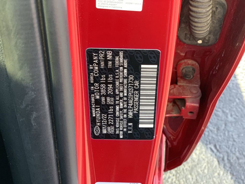 Used 2023 Hyundai Elantra Limited w/ Cargo Package image 32