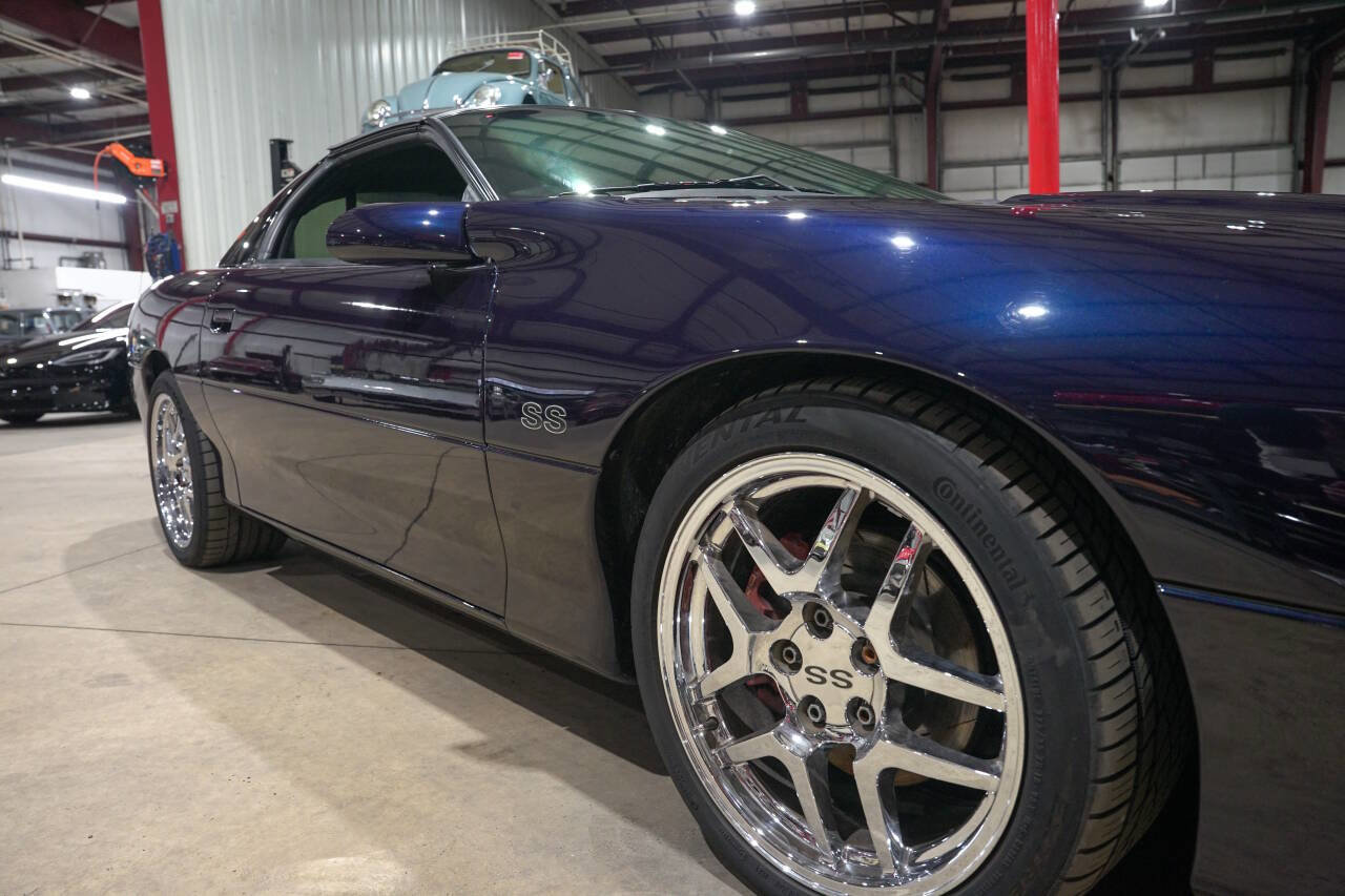Used 2001 Chevrolet Camaro Z28 w/ SS Performance/Appearance Pkg RWD image 30