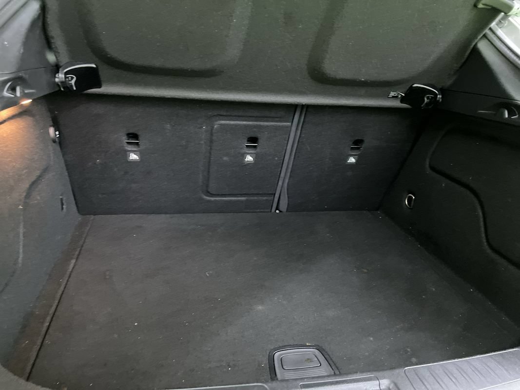 Used 2017 INFINITI QX30 FWD image 26