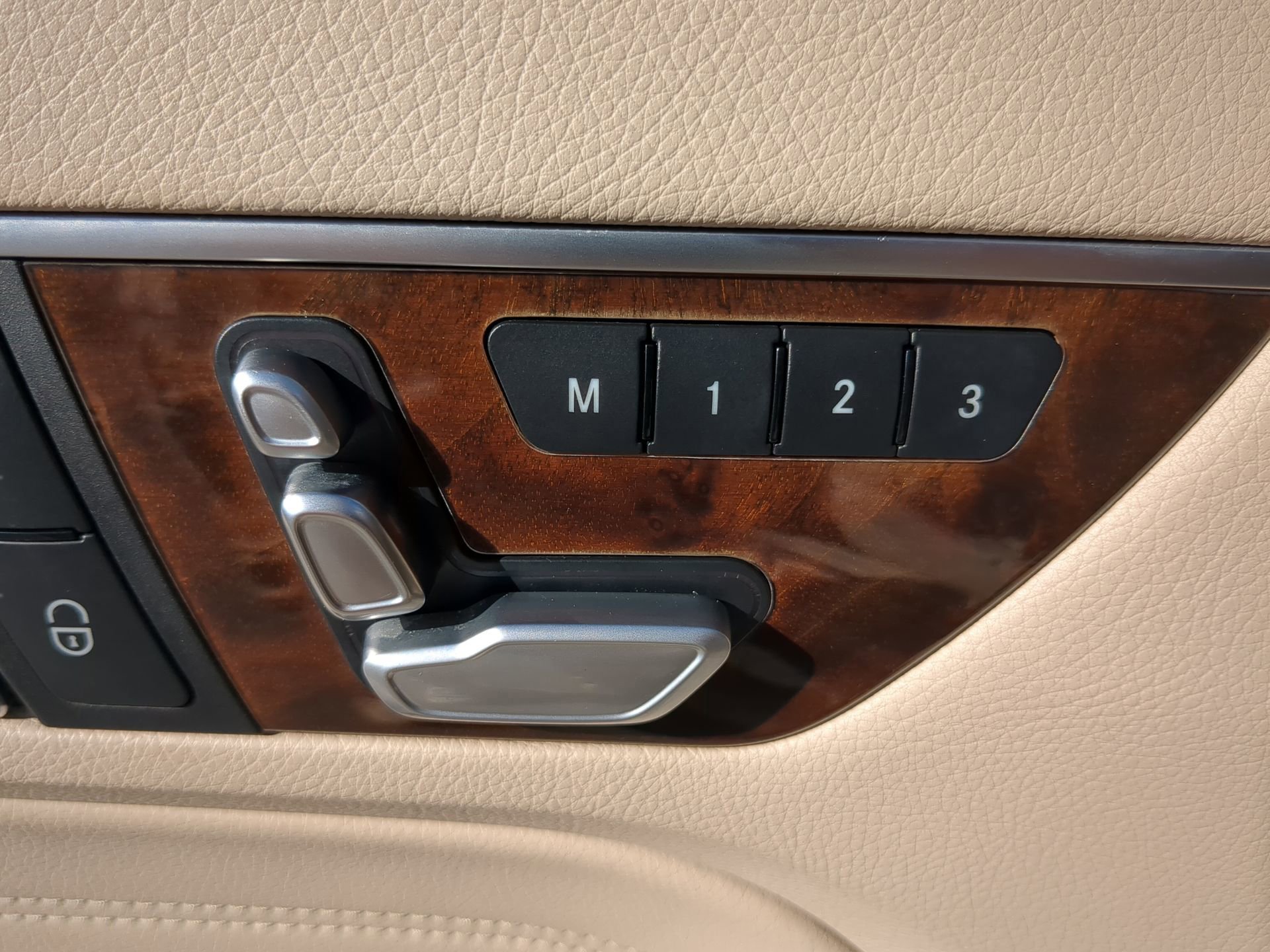 Used 2014 Mercedes-Benz E 350 Cabriolet image 48