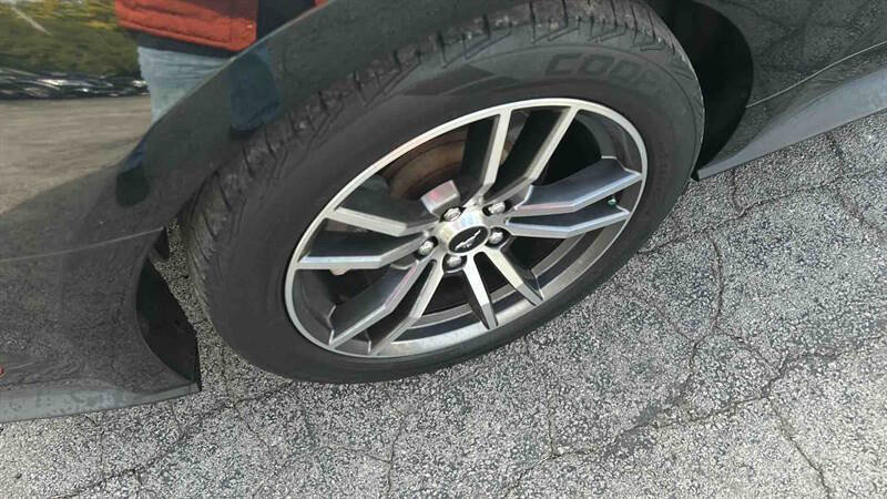 Used 2017 Ford Mustang Premium RWD image 11