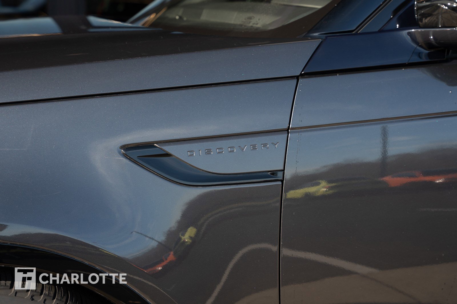 Used 2023 Land Rover Discovery HSE R-Dynamic image 8