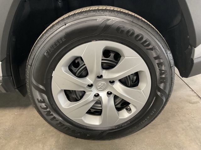 Used 2023 Toyota RAV4 LE image 7