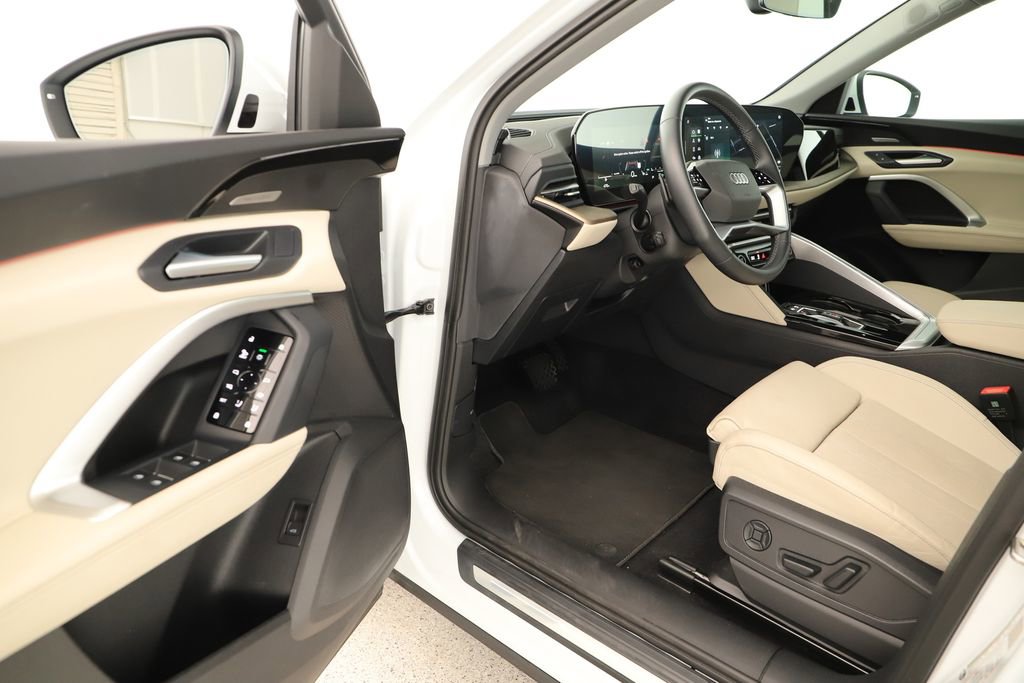 Certified 2025 Audi Q5 Premium Plus w/ Premium Plus AWD/4WD image 15