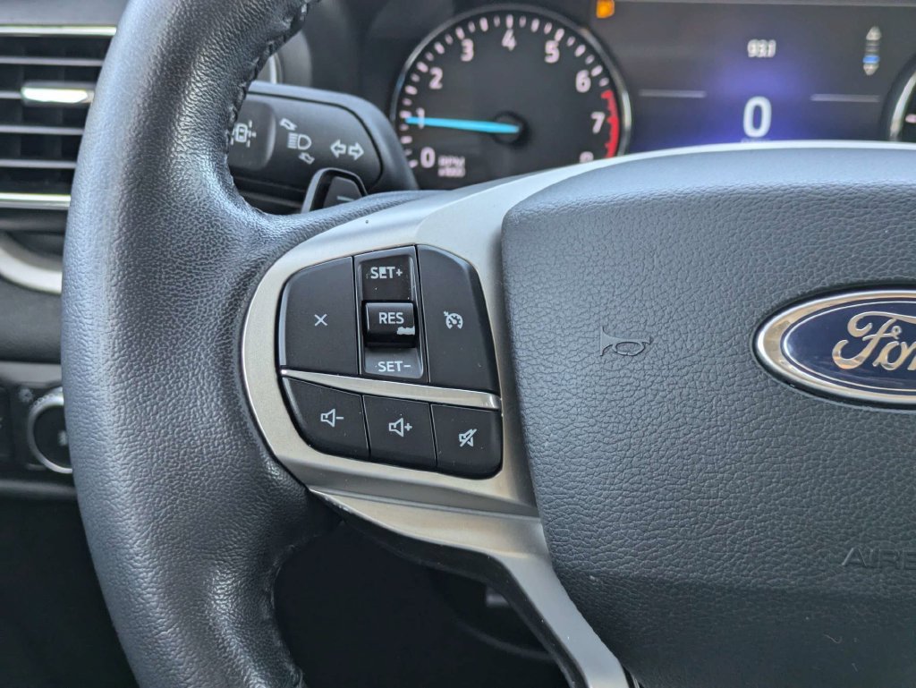 Used 2020 Ford Explorer XLT w/ Equipment Group 202A RWD image 25