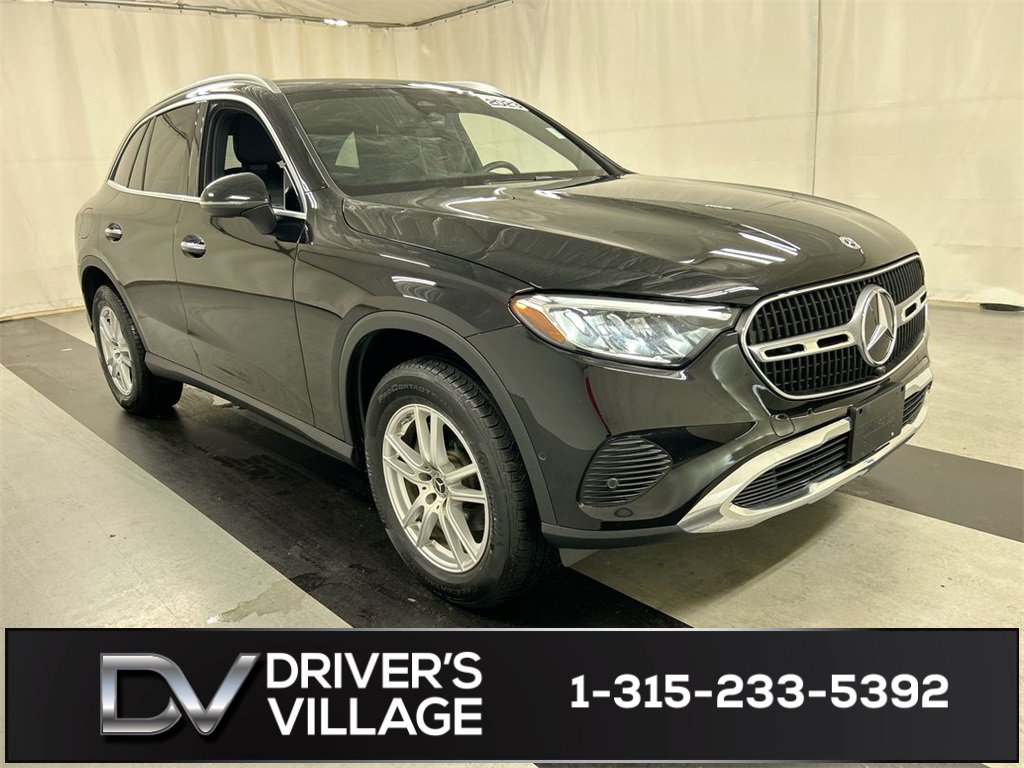 Used 2023 Mercedes-Benz GLC 300 4MATIC image 1