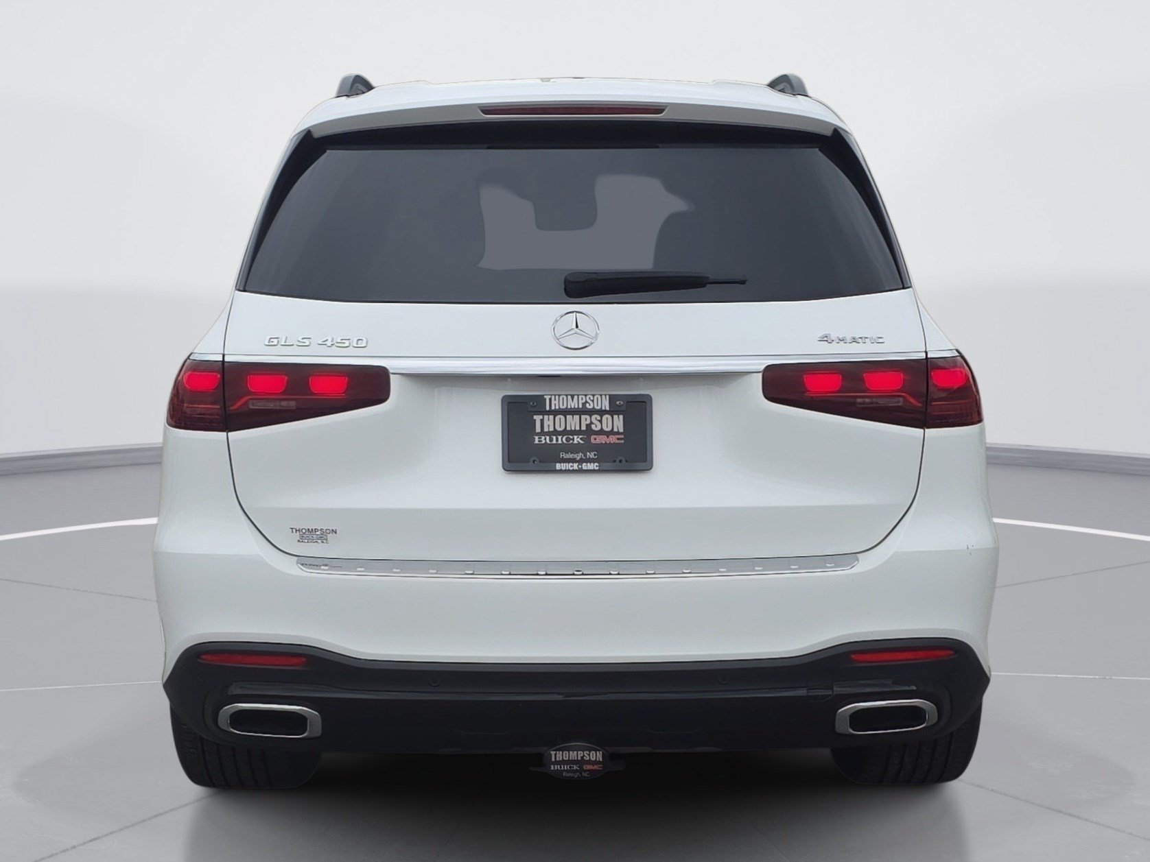 Used 2024 Mercedes-Benz GLS 450 4MATIC image 4
