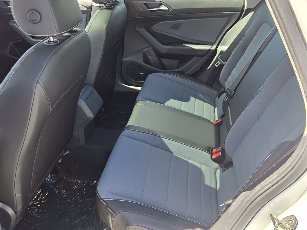 New 2027 Volkswagen Jetta SE FWD image 8