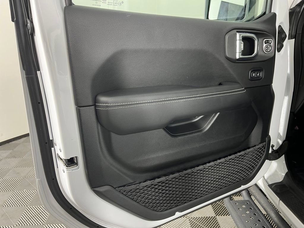 Used 2022 Jeep Wrangler Unlimited Sahara image 9