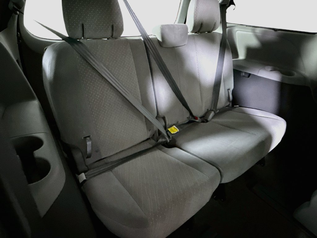 Certified 2019 Toyota Sienna LE AWD/4WD image 29