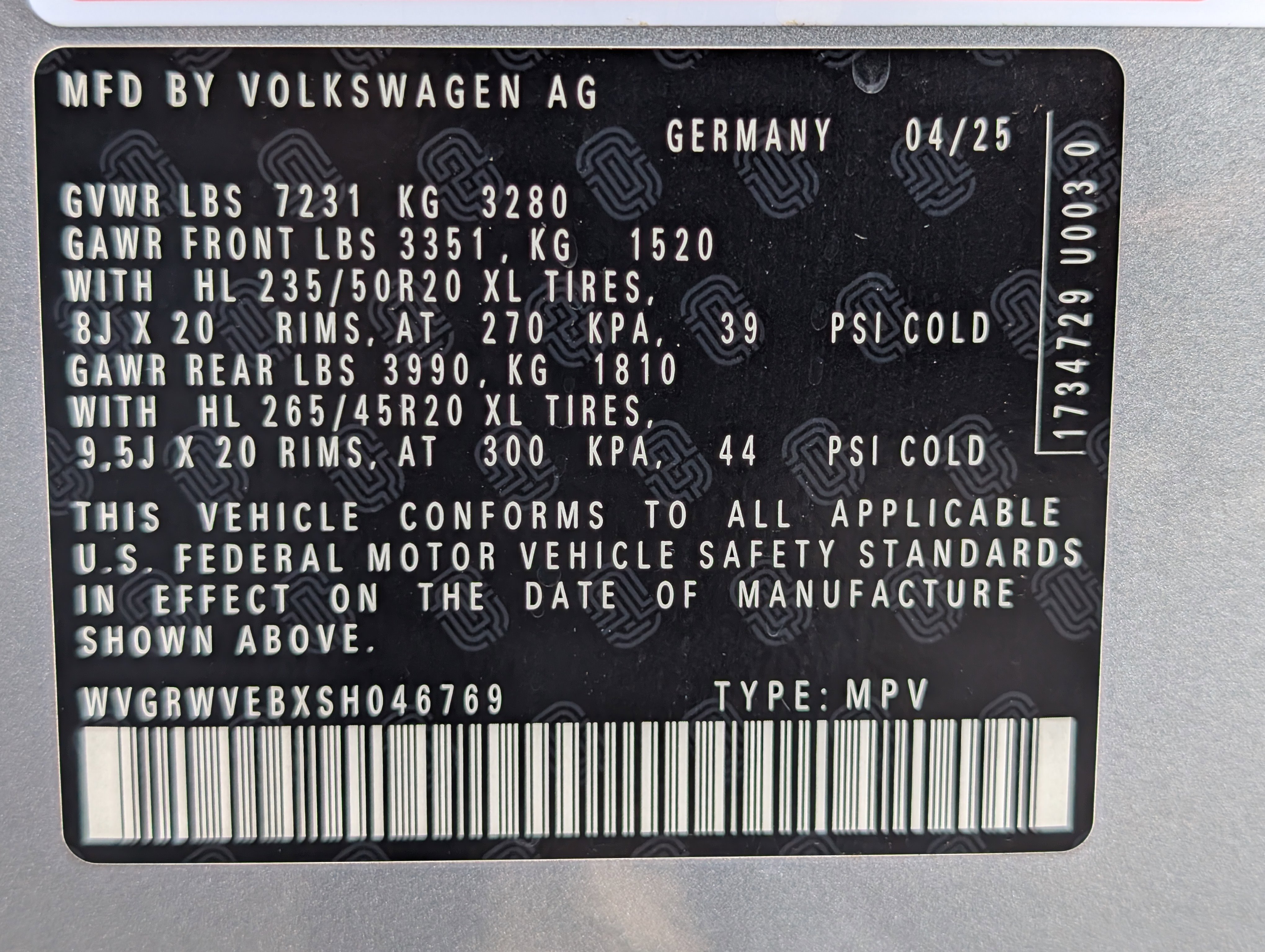 Used 2025 Volkswagen ID. Buzz Pro S Plus RWD image 42