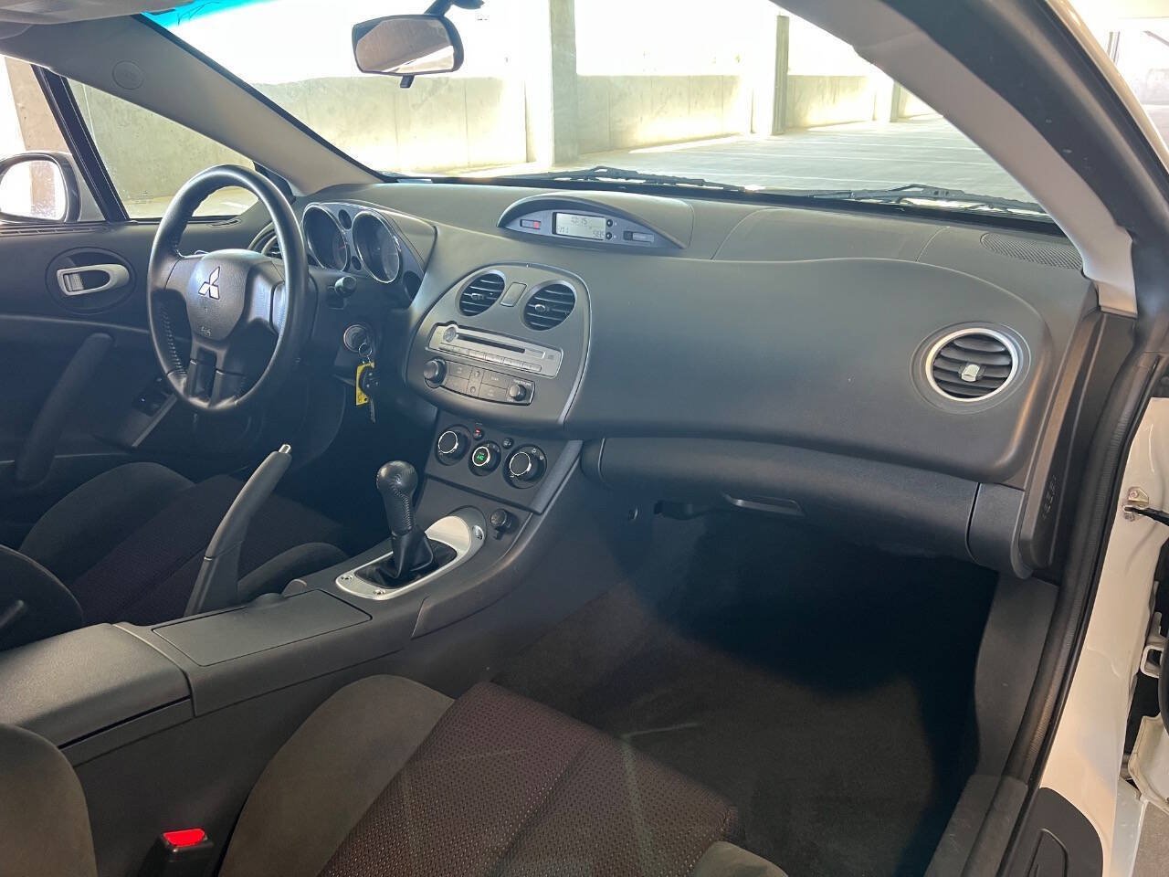 Used 2009 Mitsubishi Eclipse GS FWD image 18