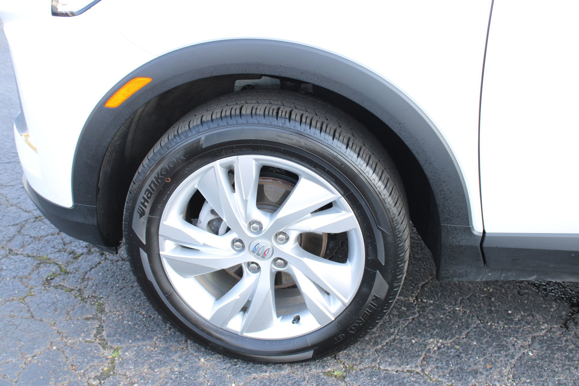 Used 2025 Buick Encore GX Preferred AWD/4WD image 11