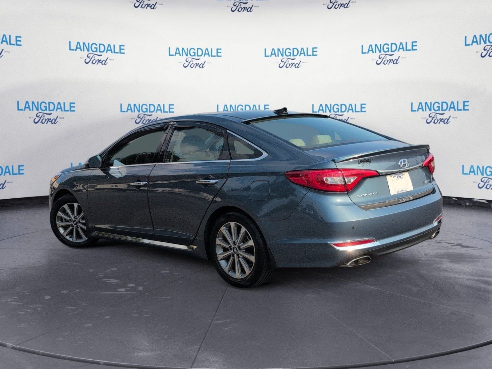 Used 2016 Hyundai Sonata Limited w/ Option Group 05 FWD image 9