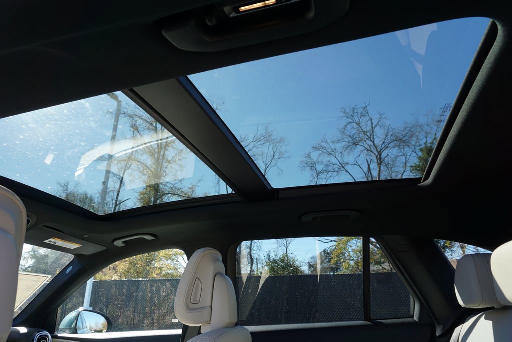 Used 2026 Mercedes-Benz GLC 300 4MATIC image 16