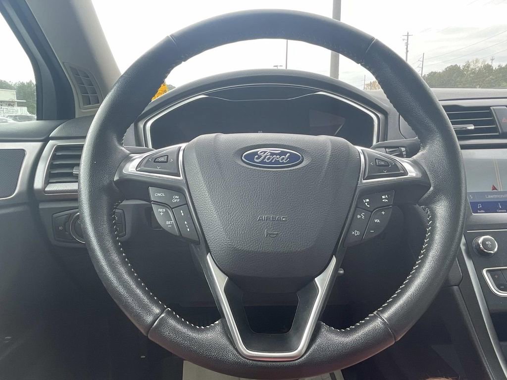 Used 2020 Ford Fusion SE w/ Equipment Group 151A image 25