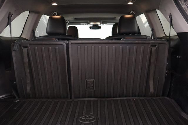 Certified 2017 Toyota Highlander SE AWD/4WD image 30