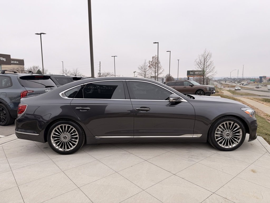 Used 2020 Kia K900 Luxury image 11